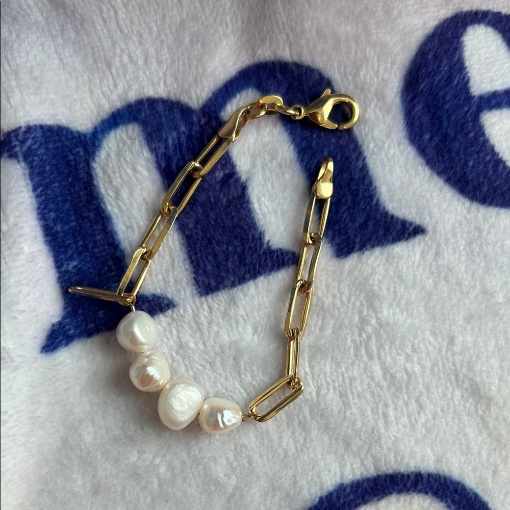 Gold and Pearl Link Bracelet